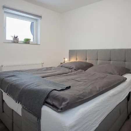 Talblick Auszeit Im Gruenen Mit Hund