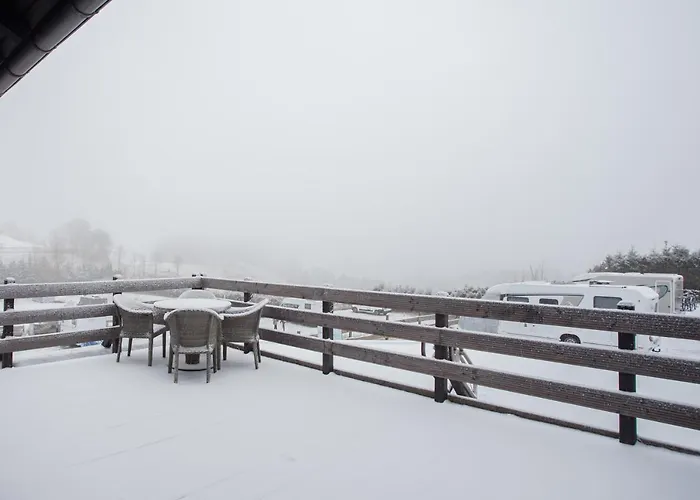 Talblick Auszeit Im Gruenen Mit Hund Apartman *